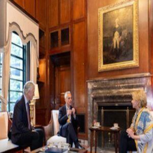 Linda Purl Instagram - Ambassador Rahm Emanuel…dynamic and making a difference for good wherever he goes 🙏