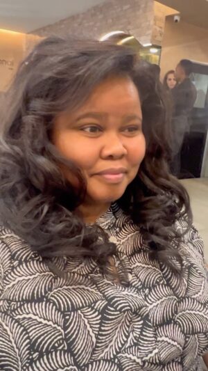 Lindiwe Mazibuko Instagram - Weekly salon energy. 💁🏾‍♀️💇🏾‍♀️ 

Ignore my weird deadpan face. 🥹🤣