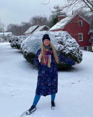 Lindsay-Elizabeth Hand Instagram - Location scouts are fun…but they are even more fun when it’s for a TV pilot you wrote with @alexforstenhausler! 👀 #EdgeInMotion 🧹🧙❄️🔮