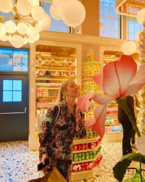 Lindsay-Elizabeth Hand Instagram - A very colorful weekend with my forever gal @jennamcdonaldart 🪄💃🎨🔮🧈