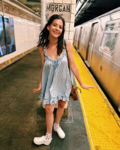 Actress Lindsey Broad HD Instagram Photos and Wallpapers October 2023