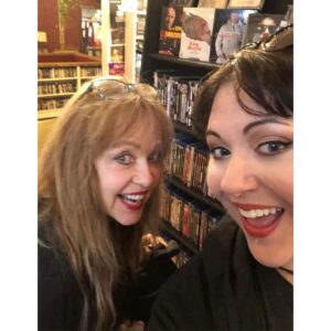Linnea Quigley Instagram - Stopped in to visit my friends at @thearchivect with @holliegofrightly yesterday 🍿🎥