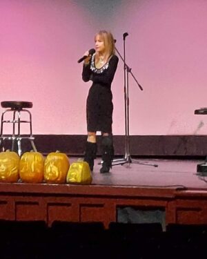 Linnea Quigley Instagram - At the screening last night. Big thanks as always to @mascaramasquerade for working your hair magic