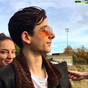 Lino Facioli Instagram - Ripped jacket filming a fight scene for a short film being directed by @ezraodigie 📽🎞, photo credits to @gloriadorothea #aviatorjacket #filming #fightscene #summer #robinarryn