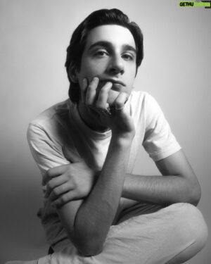 Lino Facioli Instagram - Thank you for the lovely shoot @debora_brune ! And @marie_willeke @jostschowe :)