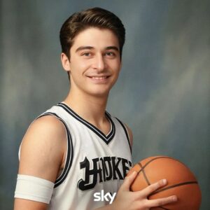 Lino Guanciale Instagram - Sono gli anni ‘90, hai appena scattato le foto per l’annuario scolastico: sei felice e lo sai

#YearBook #UnEstateFa