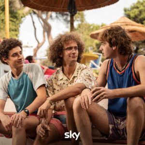 Lino Guanciale Instagram - Cosa succederebbe se, per risolvere una misteriosa sparizione, vi ritrovaste catapultati nell'estate del 1990?

#UnEstateFa da ottobre su Sky.

#SkyOriginal
#NuovaStagioneSky