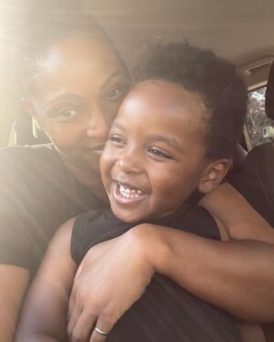 Lisa Berry Instagram - Save   share 🫶🏾 ➡️ The grip of mom guilt makes me second-guess every career move, only to be ambushed by career guilt later on. It's been a whirlwind, but I'm learning.

🔍 I’m recognizing that the 'should've' and 'could’ve' are just signposts, not destinations. Every stumble, every guilt trip, is a lesson, steering me closer to where I truly belong.

So, how do you strike that balance in your life? How are you shaking off the 'should've' and embracing the 'could be'?

If this hits home, give it a ❤️, share with someone who needs it, and save for those days when the guilt weighs heavy. It's a journey, and we're all in this together. 🫂 

P.S. My silent cheerleaders who tell me IRL they love my content: I see you. But if this resonates, show a little love here too. A simple like truly goes a long way. 🙌🏾💖 Remember, engagement is the key to spreading a message that matters.

#watchuswin #lisaberry #creativecoach #actor #findingbalance #nomoreguilt #momguilt #goodmorning