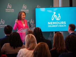 Lisa Blunt Rochester Instagram - To combat the mental & behavioral health challenges facing our young people, we need to create a pipeline of professionals equipped to care for them.

I'm glad to have secured federal funding for @nemours' IMPACT Program to train social workers & counselors to do just that.