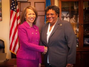 Lisa Blunt Rochester Instagram - I was honored to meet with Barbados Prime Minister @mamottley this morning.

I look forward to our countries working together to grow our economies and address some of the most pressing issues we’re facing today, such as the climate crisis.