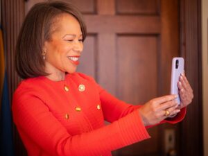 Lisa Blunt Rochester Instagram - Today, I was happy to Facetime with a class from East Dover Elementary! We had a great conversation about history and the different ways I’m able to serve Delaware as Congresswoman. I’m so proud of these students and hope they have a great trip to DC!