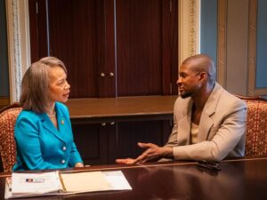 Lisa Blunt Rochester Instagram - 110,000  Delawareans are living with diabetes, and about 10% of those have Type 1. 

Grateful to @usher for coming to DC today, not as an entertainer, but as a dad, to share how Type 1 diabetes has impacted his family and how we can raise awareness and encourage early screenings.