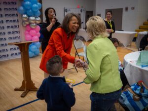 Lisa Blunt Rochester Instagram - It was great to be at the M.O.M.S. Tour’s community baby shower in Wilmington today! As we work to pass legislation like the #Momnibus, I am so grateful to the U.S. Department of Health and Human Services' Center for Faith-Based Partnerships and so many important stakeholders for bringing all these supportive resources to our community.
