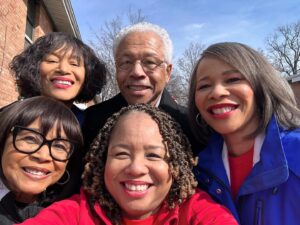 Lisa Blunt Rochester Instagram - Happy Father’s Day to all the dads and father figures out there who’ve been guiding forces in our lives.

And for those of you, like me and my sisters, who are missing their dads, I hope you find comfort and joy in your memories. 

Happy heavenly Father’s Day, Dad. ❤️