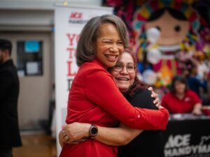 Lisa Blunt Rochester Instagram - Glad to be back in Lewes this afternoon for the 2nd Annual “Spring into Summer” Small Business Expo hosted by La Plaza Delaware and the Delaware Alliance of Latino Entrepreneurs!

I’ll continue my work to ensure our Latino businesses in Sussex County and across the First State can grow and thrive.