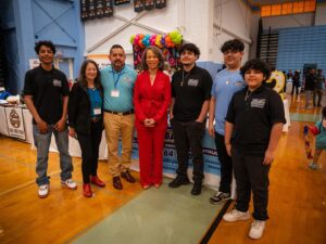 Lisa Blunt Rochester Instagram - Glad to be back in Lewes this afternoon for the 2nd Annual “Spring into Summer” Small Business Expo hosted by La Plaza Delaware and the Delaware Alliance of Latino Entrepreneurs!

I’ll continue my work to ensure our Latino businesses in Sussex County and across the First State can grow and thrive.