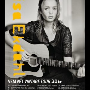 Lisa Ekdahl Instagram - Titta! 👀
Det blir vårturné och jag firar att 
musik bidrar till att jag är för evigt förälskad i världen.
Musik ger mig tur och bättre sex.
Tack för 30 år av kärlek.
Musiken räddade mitt liv. 
Jag kan inte direkt något annat men  universums dörrar står ständigt på glänt för mig så fort jag bara nynnar en liten melodi som jag hör i mitt huvud.
Det är värt att fira tycker jag.
Helst av allt fira med er. Såklart.
För att ni lyssnar och för att ni tagit emot mig.
Ni är livets bästa present så kom på jubileums konsert. Det blir kul!
VEM VET Vintage tour.
Biljetter släpps på måndag!