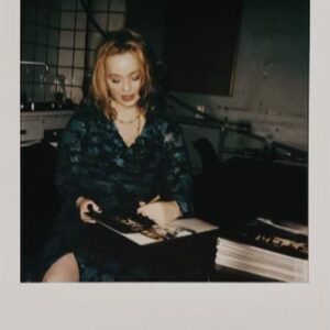 Lisa Ekdahl Instagram - Loge romantik/Backstage häng är det bästa hänget.
(Och sido-begåvning för foto gör att små viktiga ögonblick fångas och förevigas av trummis och kapellis)
Polaroid @pontusgillgren 
Fuji X100V @mathiasblomdahl