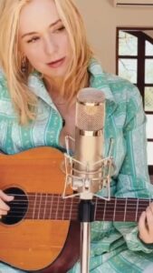 Actress Lisa Ekdahl HD Instagram Photos and Wallpapers May 2024