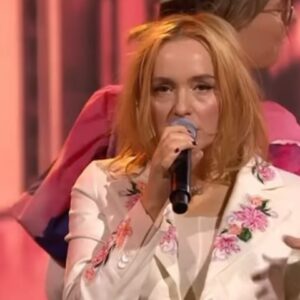 Lisa Ekdahl Instagram - TURNÉ nyheter!
Senaste nytt är att underbara @erikelias 
gästar i NORRKÖPING.
Norrköpings gigget är utsålt så alla som var snabba att rycka sin biljett får en Norrköpings deluxe present i form av Erik Elias inhopp på scenen på Abris.
Vi kommer måla varandras naglar, sjunga duetter och ha livets kväll skulle jag tro.
Ses där!