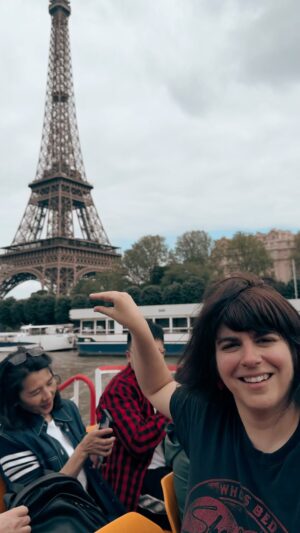 Lisa LeBlanc Instagram - Chiac tours Paris.
Bookez votre tour right now au
1-506-SAGOUINE 🤏🗼🇫🇷
#chiactours #lonelyplanet #besttourguide2024 #5stars #photobusiness #dontforgettopinchthethingy #paris