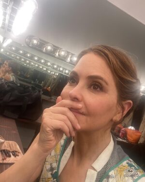 Lisa LoCicero Instagram - Just under the wire! @thedominator1979 @ronniemarmo the Comme Sei Dice club in full force..! ♥️you guys… #billwanddrbob #generalhospital #theater
