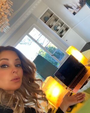 Lisa LoCicero Instagram - Going live! My hi tech setup..😐 will be on Good Things Utah 9:00am and Chicago at 9:30 dishing about tonight’s #GH prime time special!
Airs tonight after The Batchelor!
I hear it’s amazing…♥️♥️♥️🥳🥳