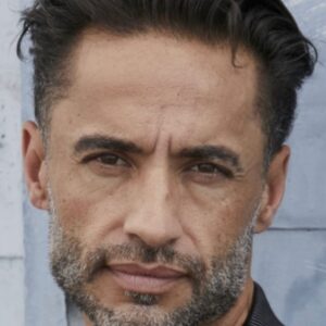 Lisa LoCicero Instagram - So shocked and saddened to hear this news.. We didn’t have a long run together on OLTL, but Kamar brought so much class and intensity to his character, it was a real gift to work with him.. sending all the love to his beautiful family.. #RIP 💔