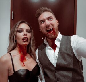 Lisa Massé Instagram - 𝐇𝐀𝐋𝐋𝐎𝐖𝐄𝐄𝐍 🎃
.
The carnage in the city has already started, don’t walk alone by night kids mouahahaha (vampire laugh said Jordan 😂😂) 
.
#halloween #halloween2021 #vampire #vampirecostume #hot #couplecostumes #blood #sexy