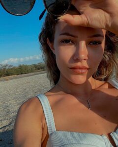 Actress Lisa Massé HD Instagram Photos and Wallpapers May 2022