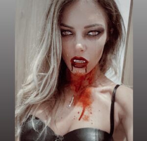 Lisa Massé Instagram - 𝐇𝐀𝐋𝐋𝐎𝐖𝐄𝐄𝐍 🎃
.
The carnage in the city has already started, don’t walk alone by night kids mouahahaha (vampire laugh said Jordan 😂😂) 
.
#halloween #halloween2021 #vampire #vampirecostume #hot #couplecostumes #blood #sexy