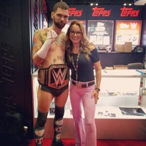 Lisa Moretti Instagram - Saturday 11-12:30. #comiccon @topps