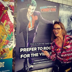 Lisa Moretti Instagram - #comiccon @topps Friday 12-1pm! Can't wait to see you!
