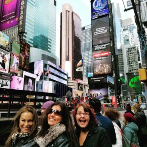 Lisa Moretti Instagram - @lisamorettiofficial @daniniichel @carolynspanierhudson @libbewh_ojara #NYC #Girlpower #SJI #wweivory
