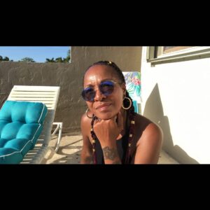 Lisa Simone Instagram - Warm Greetings Everyone!! Coucou Tout le Monde!! Sending Happy Mother's Day wishes 😘#sun #greetings #feelinggood #life #beyetransformedbytherenewingofyourmind #howareyou #mothersday