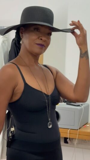 Lisa Simone Instagram - I FEEL TOTALLY DIFFERENT THAN WHEN I WALKED IN….Sometimes challenges inspire us to transform in ways we may not have considered without the fire under us.  In that instant we can discover and step into something even better. #transformation #lisasimone #dynasty #london #concert #newlook #newattitude #brianscottbagley #makeupbymisst