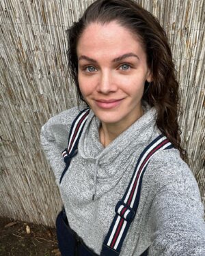 Lisa Tomaschewsky Instagram - I took these while gardening… wich one is your favorite?