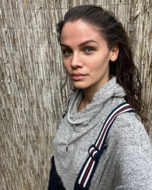 Lisa Tomaschewsky Instagram - I took these while gardening… wich one is your favorite?