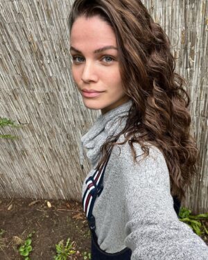 Lisa Tomaschewsky Instagram - I took these while gardening… wich one is your favorite?