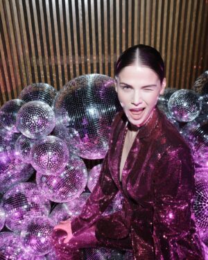 Lisa Tomaschewsky Instagram - thank you @harpersbazaargermany 
photo @danielgraf__ 
make up @narsissist @lenimau_ @lisalaurine_ 
hair @silkn.eu
agency @flixselect