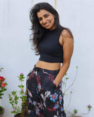 Lisha Chinnu Instagram - If you can’t forgive you can’t let go ☮️ ✌️ ! 
#selfrealisation #lifeoflee 
.
.
.