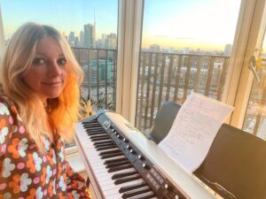 Little Boots Instagram - Golden hour🌞 when the light hits just right for your live stream…
Still playing live every month on @patreon from here, you can request songs and we have a lovely catch up, sometimes Monty joins in… get involved at www.patreon.com/littlebootsmusic

#patreonmusician #livestream #pianomusic #goldenhour #londonsunset #stratford #londondskyline #korgsv2