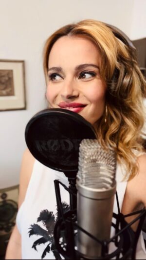 Lívia Bielovič Instagram - Dear friends…
Let me tell you something. 
After a longterm friendship with my friend, great musician&multi-instrumentalist, Eugen Botoš @eugenbotosofficial ,i am so delightful to let you know about our shared passion for making music. As you know, i am an actress. It is something new for me. But i do love singing. You had an opportunity to see me in the popular show “Your face sounds familiar” which i enjoyed a lot. I let the tears, sweat and literally blood on the stage as an every artist that loves what he/she does. Just for fun, good vibes and joy in my life. As we both got busy last years with different things, we’ve been thinking all the time to do something together. A song that we both feel, think, like and live. Just for you dear fans&friends, to conjure up a smile on your face. Hope we won’t dissapoint you but vice versa, make you feel good. And this is our pure message. Doing what we love and making people happy. God bless you all.❤️

And big “Thanks” for every comment,like & share.🙏🏼

🔥 DABEULL/You&I 🔥
(cover by Liv Bielovic&Eugen Botos)

💃🏼🕺🏻Production: Liv Bielovic&Eugen Botos
💃🏼Video: Liv Bielovic (0 budget, but passion for music)
🕺🏻All instruments recorded by: Eugen Botos
💃🏼All vocals recorded and lyrics edited by: Liv Bielovic
🕺🏻Mixing&mastering: Eugen Botos
🕺🏻💃🏼Music&lyrics: Dabeull&HolyBrune

#cover
#music
#video
#actress
#singing
#love
#passion
#funk
@dabeull
@holybrune