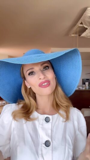 Lívia Bielovič Instagram - Som potešená byť súčasťou výnimočného eventu, ktorý organizuje @porscheslovensko v spojení s @danubepoloclub v @xbionic.slovakia v Šamoríne. 💃🏼🕺🏻✨

🐎Finálové zápasy🐎 tohto elegantného medzinárodného turnaja sa uskutočnia už zajtra, teda v sobotu 29.6.2024. Oficiálny program začína o 16h. Čaká Vás toho naozaj veľa, no pre milovníkov nádherných koní ako ja, je gro programu večerný finálový zápas. Tešiť sa môžete aj na živú hudbu či módnu prehliadku. 📸

#polo
#horses
#porsche 
#event
#elegant
#classy