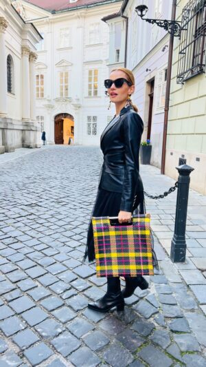 Lívia Bielovič Instagram - Rainy day-happy day! ☀️☔️😎

#mood #tuesday #rain #fun #fashion #style