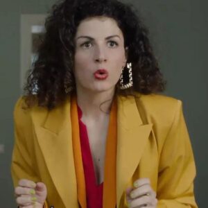 Liza Tzschirner Instagram - Oh Leudde, Lucia lass ich nur ganz ungern gehen. This gal is a force of nature und ich habs geliebt mit ihr durch "Wilsberg-Blut geleckt" zu rauschen.
Am liebsten würd ich sie euch gleich zeigen...da brauchts aber noch Geduld

Tausend dank an Team und Ensemble für diese Arbeit. Es war mir ein Fest!

@philipp_osthus
@minusgreen2 und ein ganzes wunderbares Team von @warnerbrosde 

@leonard_lansink @ritarussek @oliverkorittke @patriciameeden @sarah_alles und so viel mehr

@dayanir_hellwig_casting habens mal wieder möglich gemacht❤️
Und @agenturmattes sowieso für alles

#thisgirlisonfire#chooseyourfighter#zdf#LuciaLuciaLucia