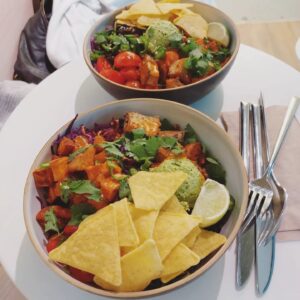 Liza Tzschirner Instagram - Delicious company and delicious food❤️

@nuoroelo ich fress dich auf