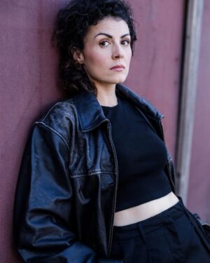 Liza Tzschirner Instagram - "One need not to be a chamber - to be Haunted."

*Emiliy Dickinson

📸@leoniehandrickphoto❤️
H&M @silvanaschwan 👑