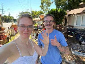 Lizze Gordon Instagram - Antiquing with @jameswilliampenland