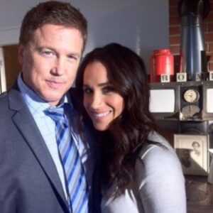 Lochlyn Munro Instagram - Invited over for tea and crumpets and guess who “no showed”? 😜